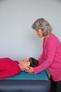 Phyllis Richmond works with an Alexander Technique student